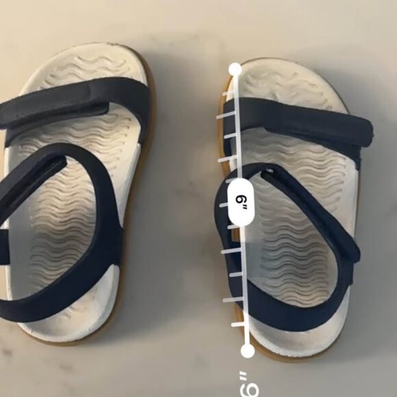 Native Toddler Sandals, Size 7.5-8 - Picture 4 of 5